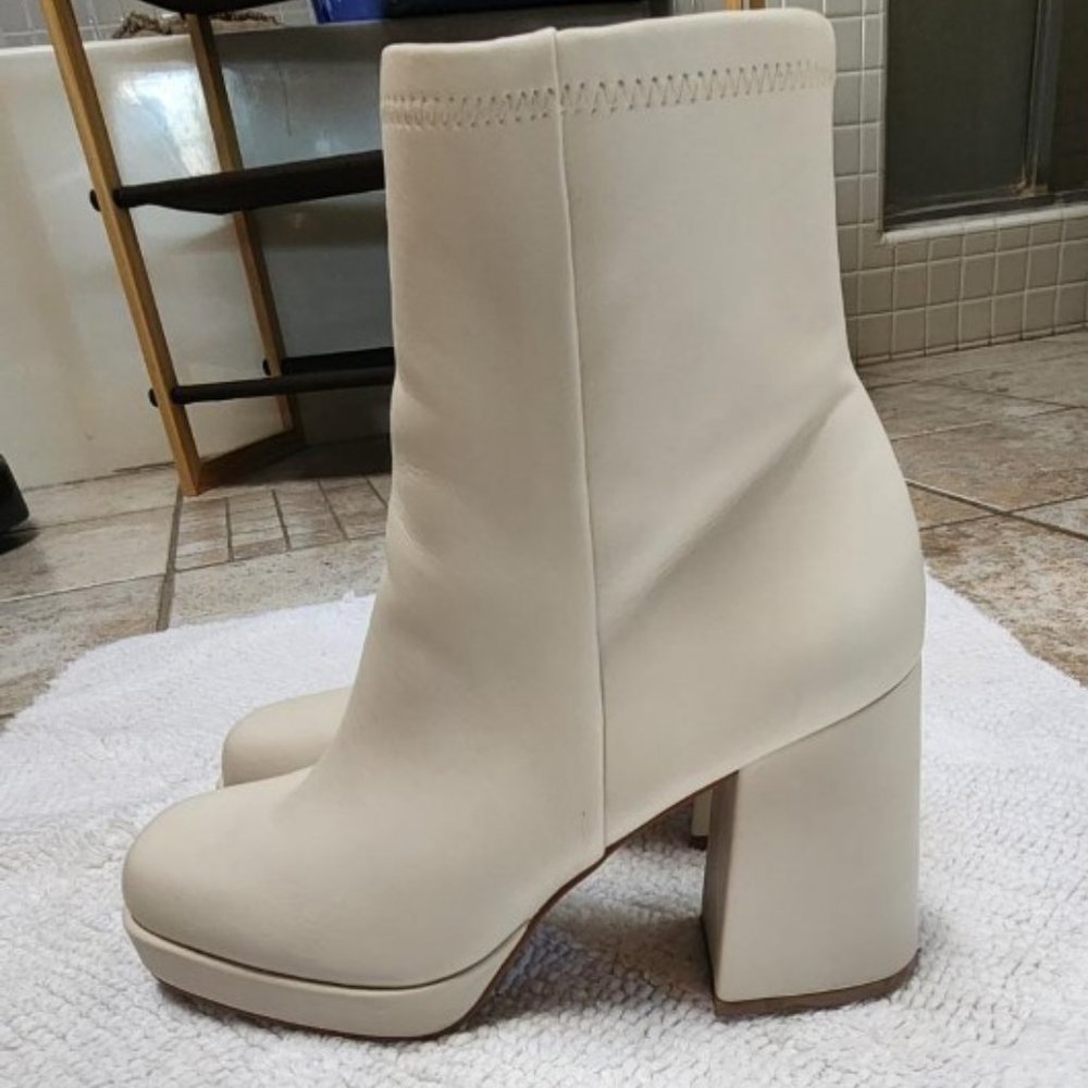 Steve Madden Cream Heeled Boots